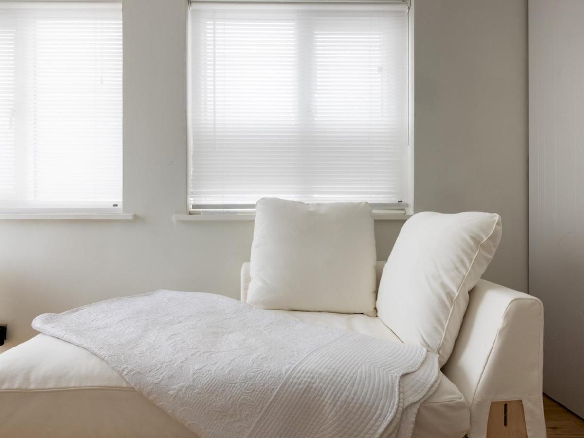 Pass The Keys Chic 1 Bedroom Flat Steps Of King's Road Chelsea Londres