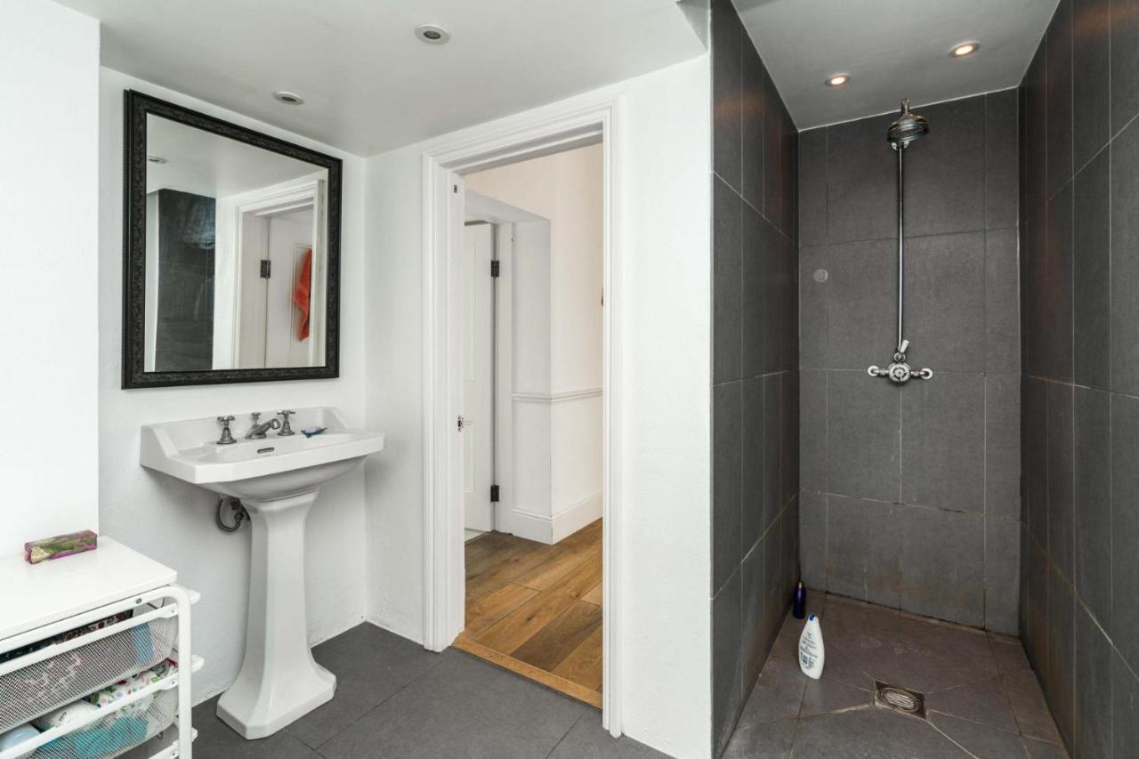 Fantastic 3 Bedroom Flat West Hampstead * Londres
