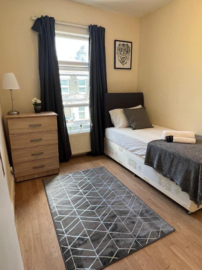 Gasthof Amazing New House In London