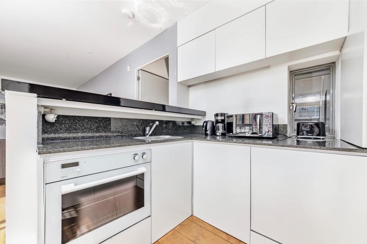 Interior-designer With 2 Terraces Appartement