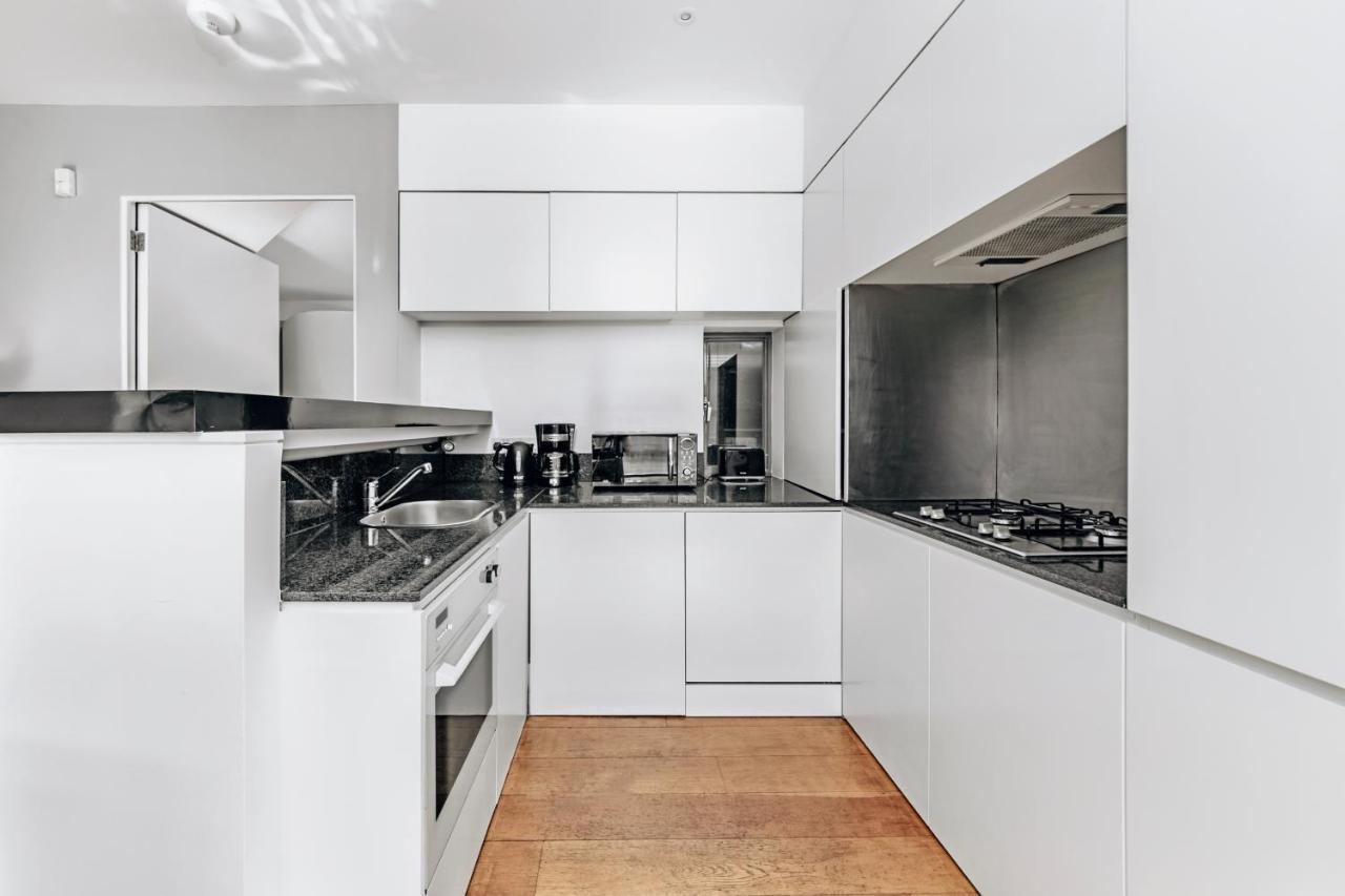 Interior-designer With 2 Terraces Appartement