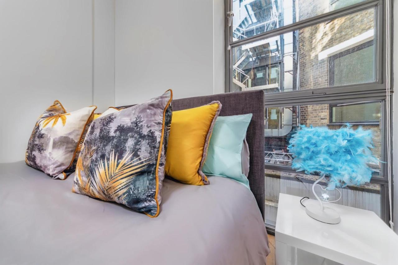 Interior-designer With 2 Terraces * Londres