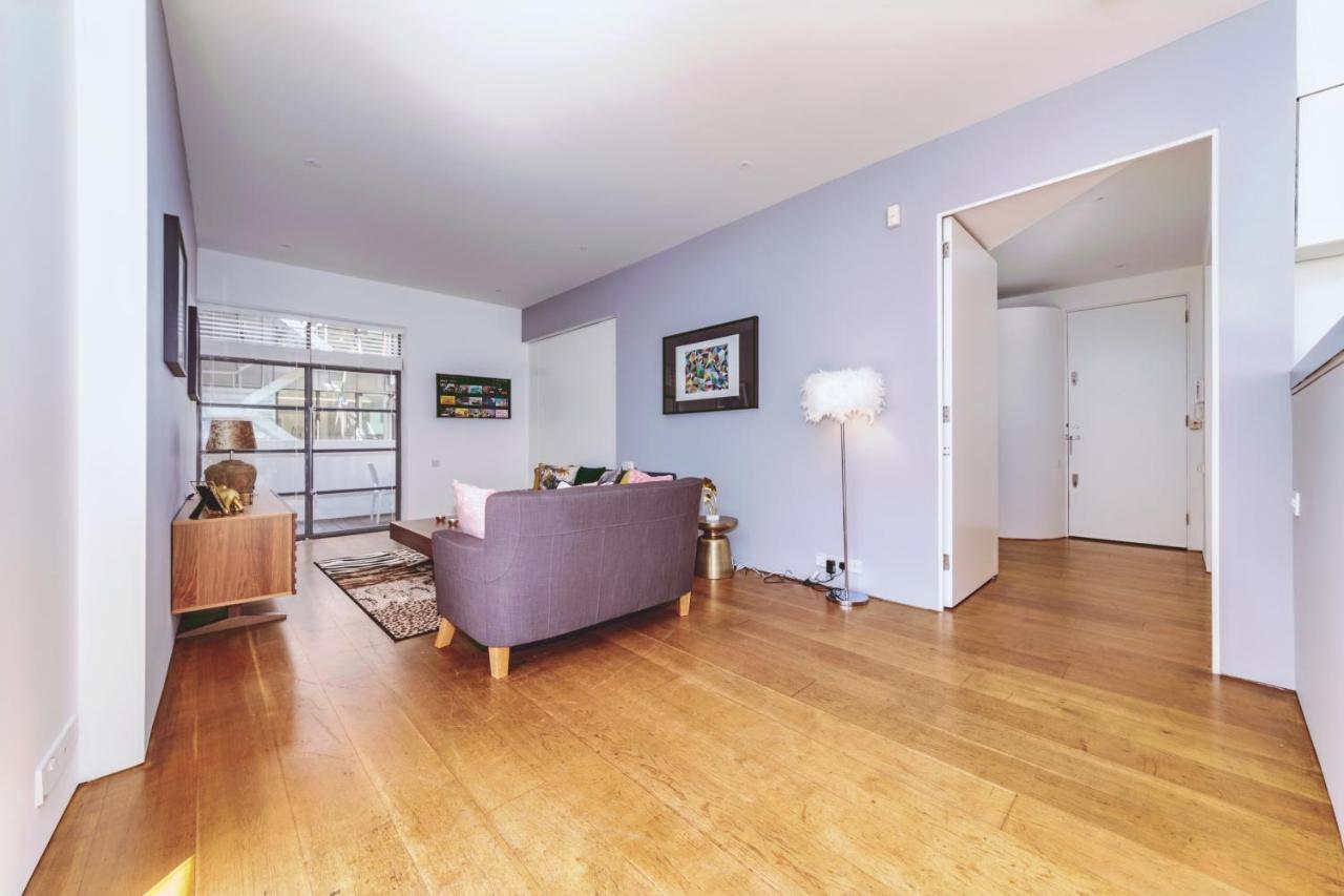 Interior-designer With 2 Terraces * Londres