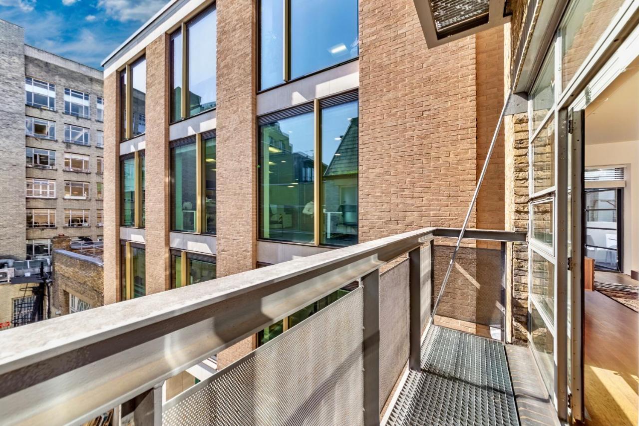 Interior-designer With 2 Terraces