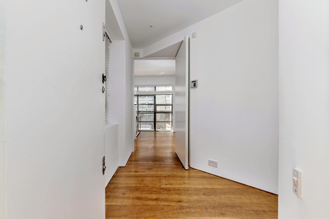 Interior-designer With 2 Terraces * Londen