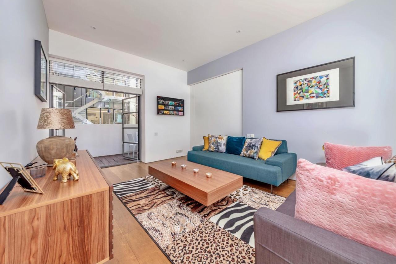 Interior-designer With 2 Terraces Londres
