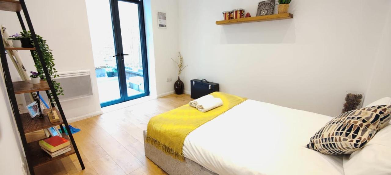 Spacious 3 Bed Flat Near Liverpool Street, Spitalfields Apartment