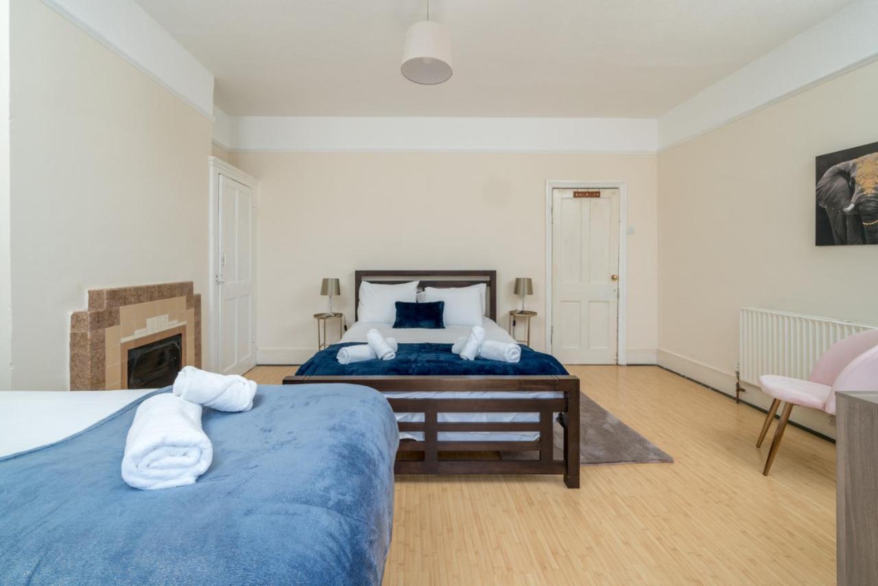 Homely 4-bedroom With 2 Baths & Free Parking