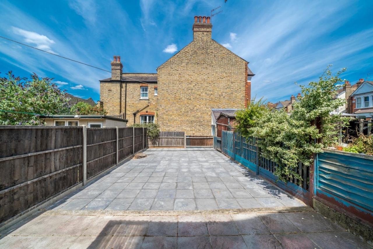 Homely 4-bedroom With 2 Baths & Free Parking * London