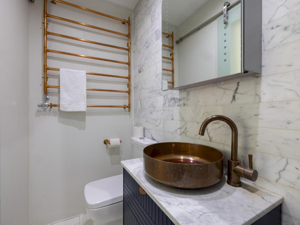Pass The Keys Chic 1 Bedroom Flat Steps Of King's Road Chelsea Appartement