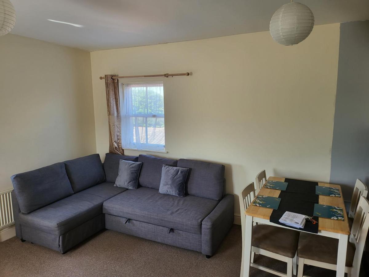 Apartment Spacious Neat Penthouse With Great View In