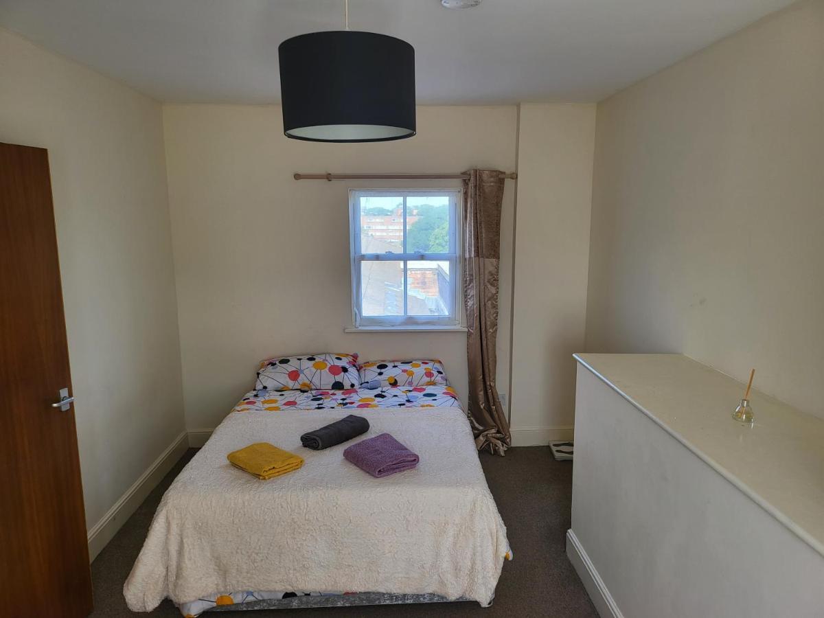 Apartment Spacious Neat Penthouse With Great View In *