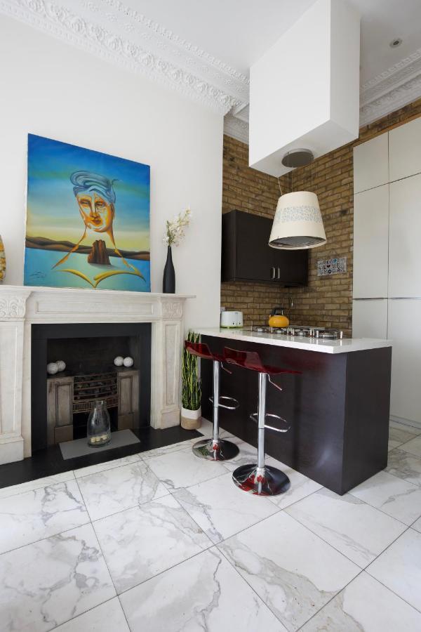 Large 2 Beds Flat Overlooking Clapham Common Park Apartment