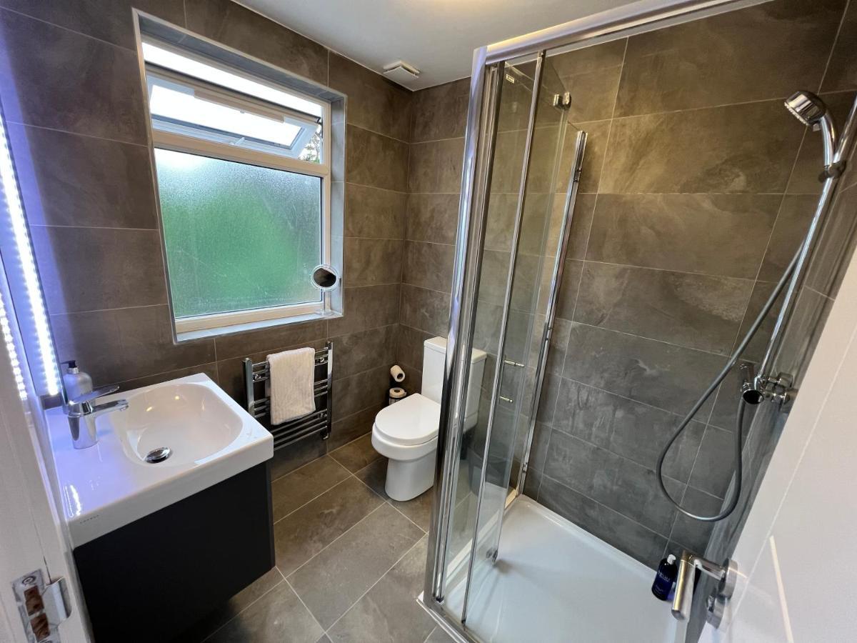 Wembley Stadium 5 Star Brand New Luxury Sleeps 14 With Parking Ferienhaus *