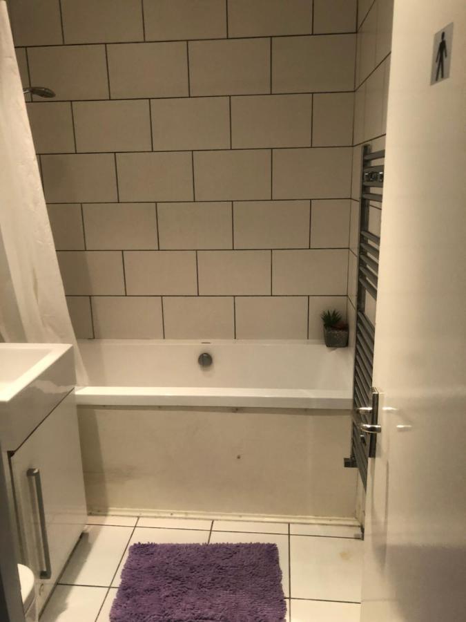 And Private Bathroom In The Whitehouse *