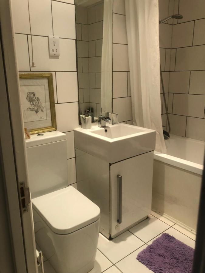 And Private Bathroom In The Whitehouse