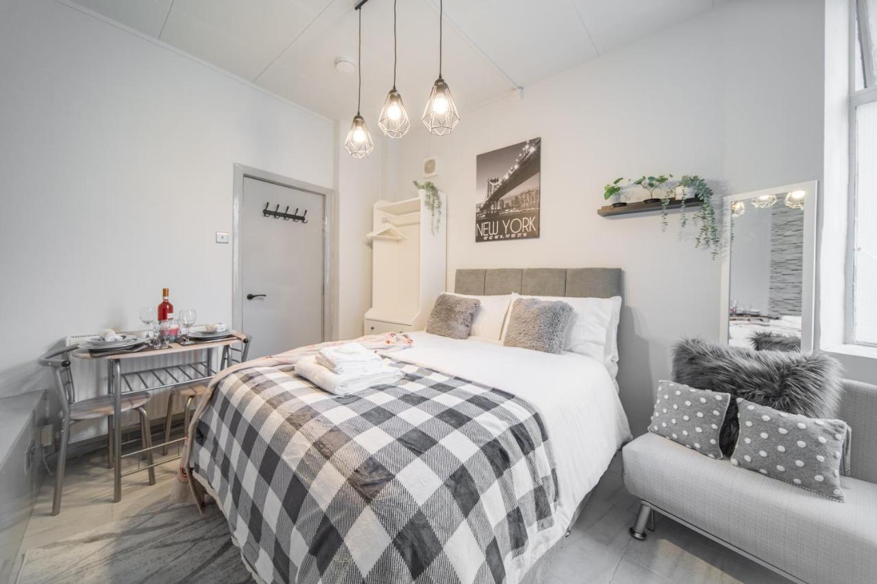 Cozy Studio In Shepherds Bush * London