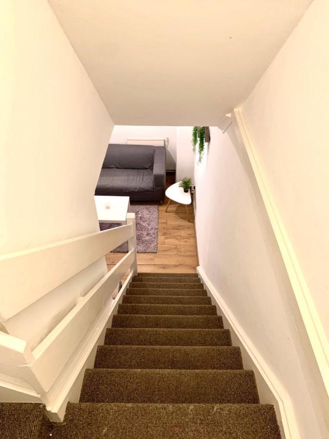 Private Bedrooms In A Flat! Away From Home! Shared Bathroom Hospedagem domiciliar Londres