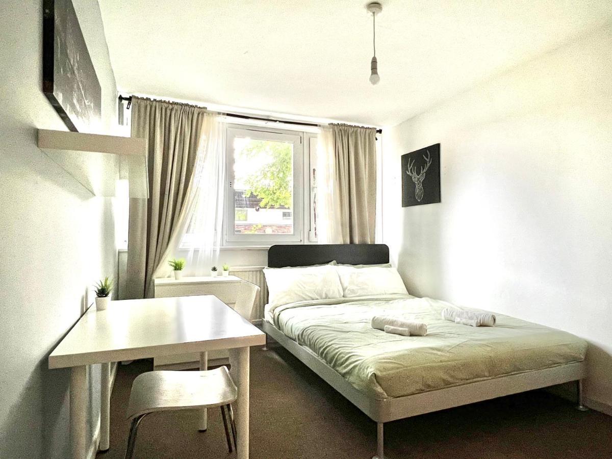 Private Bedrooms In A Flat! Away From Home! Shared Bathroom Londres