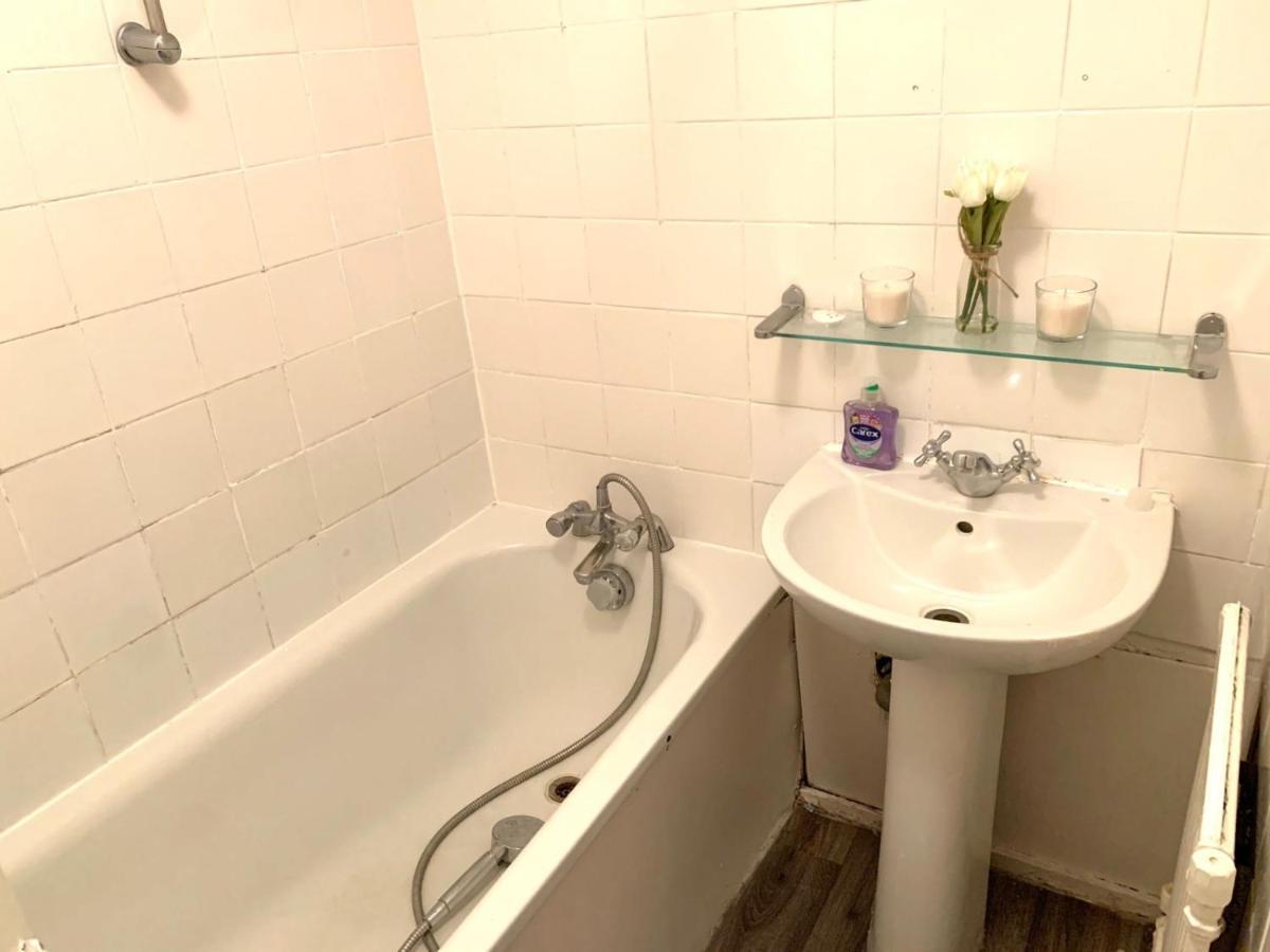 Hospedagem domiciliar Private Bedrooms In A Flat! Away From Home! Shared Bathroom *