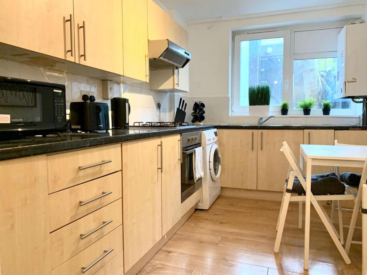 Private Bedrooms In A Flat! Away From Home! Shared Bathroom Hospedagem domiciliar Londres