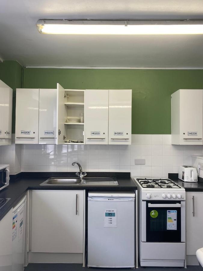 Gasthuis Charming For Students Only, Cricklewood Lane - Sk Londen