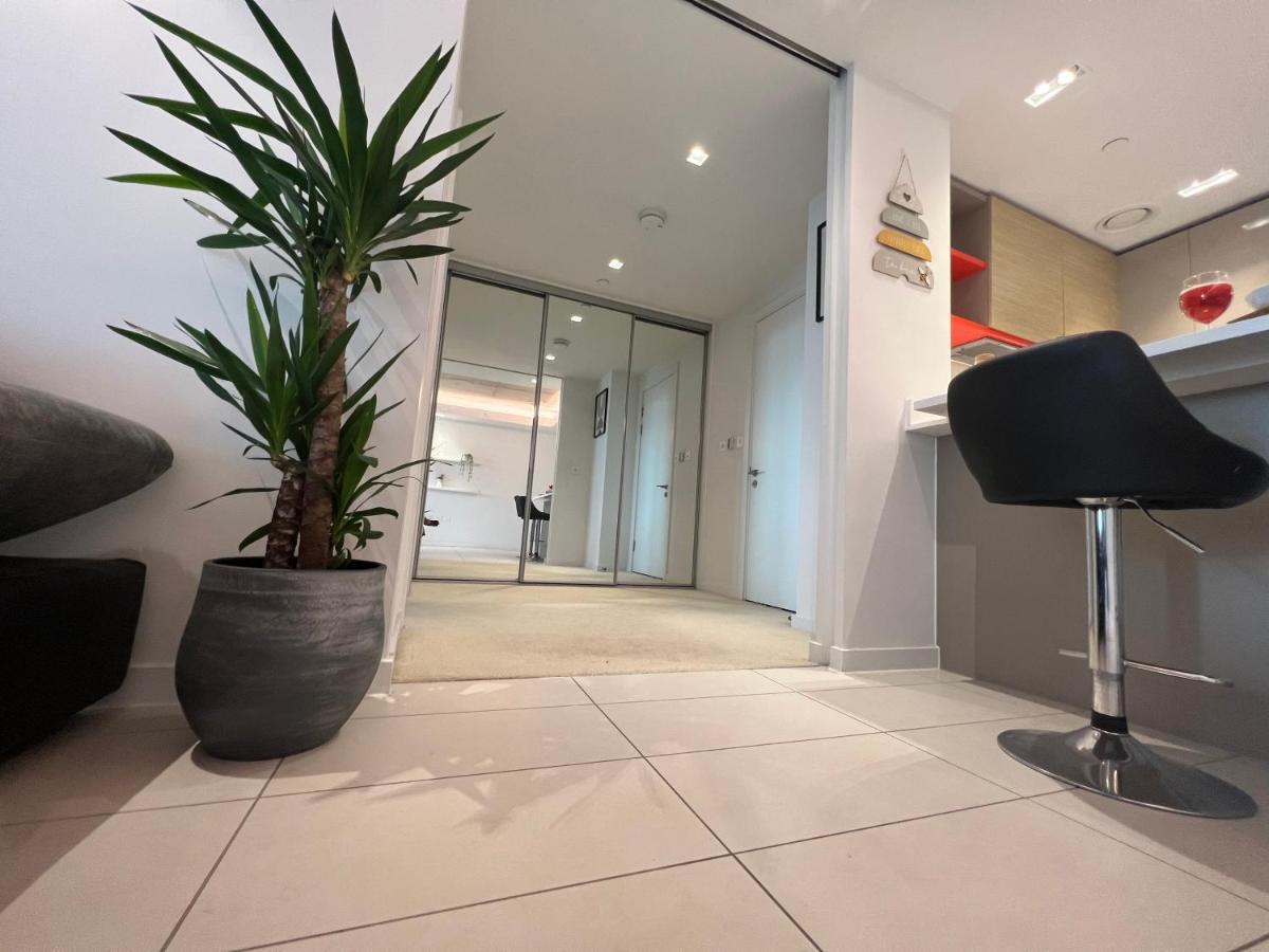 Appartement Riverline Heights Near O2 & Excel Free Parking *
