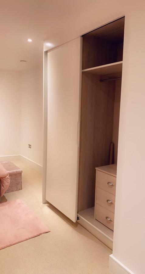 Excel Apartment *