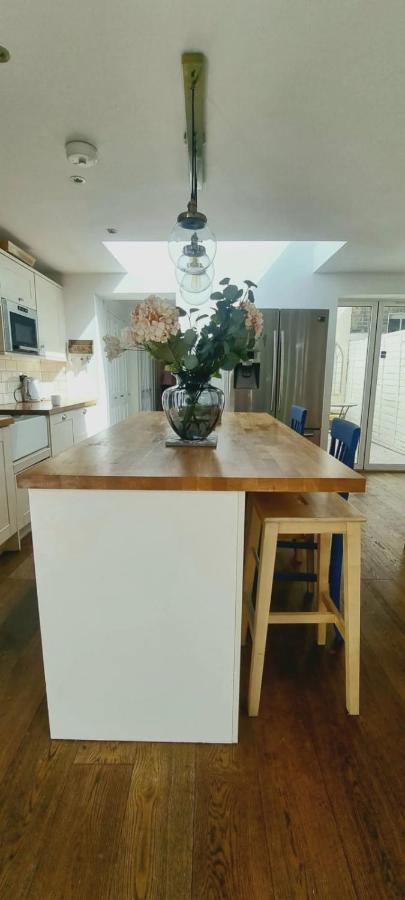 Casa de férias Stylish 3 Bedroom Townhouse In Brockley With Large Garden Londres