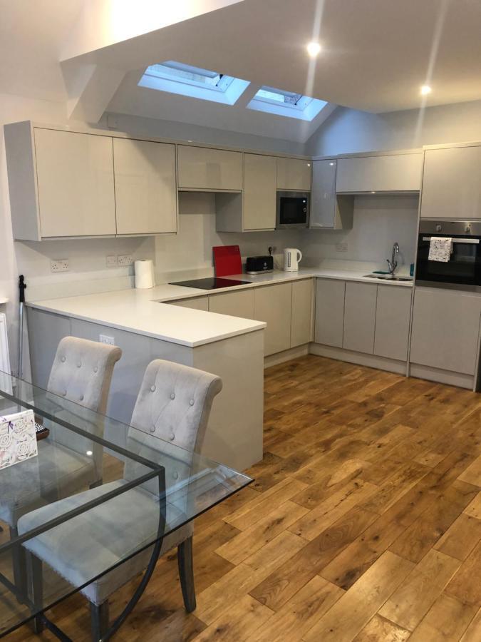 Great 4 Bedroom In Tooting Londen