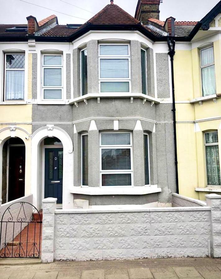 Great 4 Bedroom In Tooting Appartement Londen