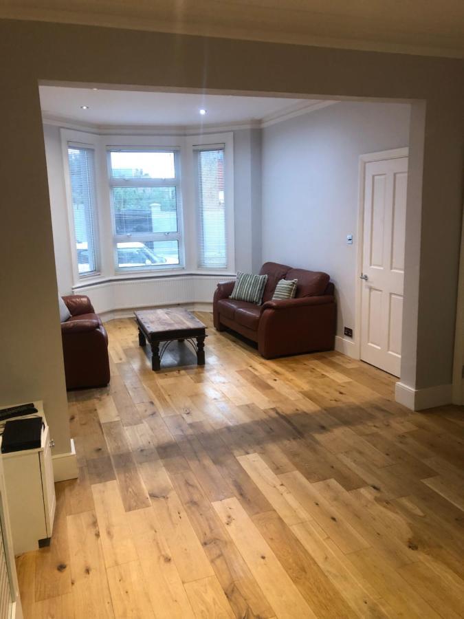 Great 4 Bedroom In Tooting * Londen