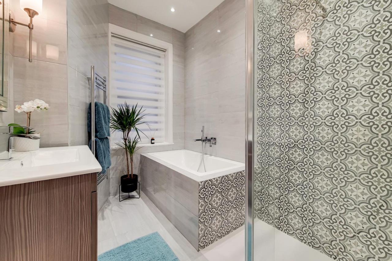 Luxury Art Deco, 2 Bedroom Flat