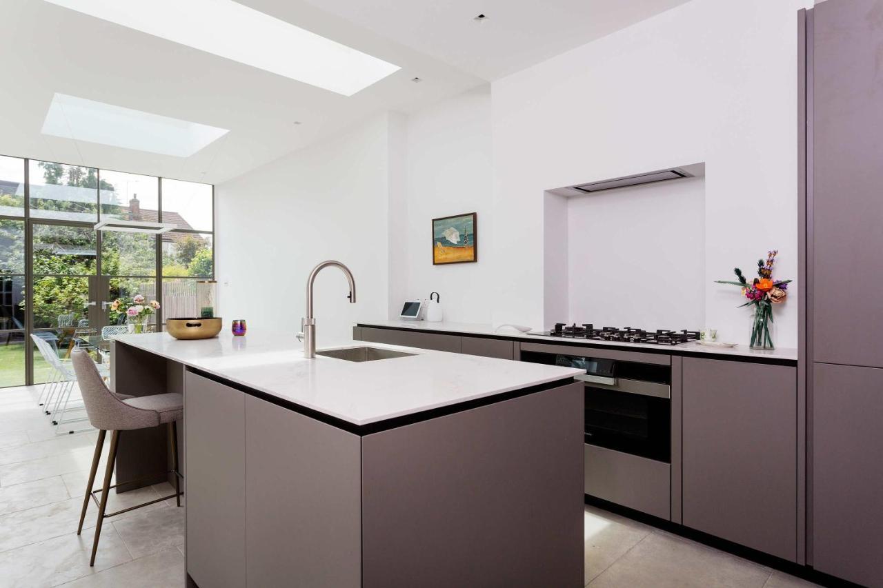 Veeve - Quartz House London