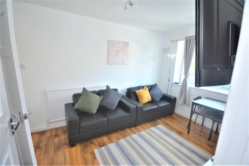 Appartement Zone 2 Two Bedroom Londen