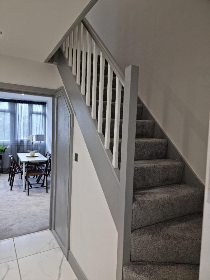 Remarkable 3-bed In Apartamento