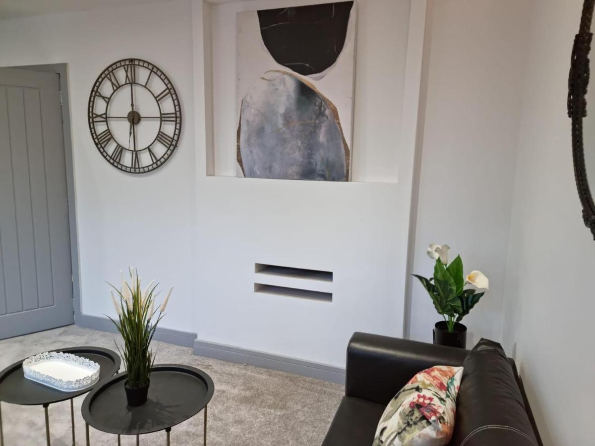 Remarkable 3-bed In Apartamento