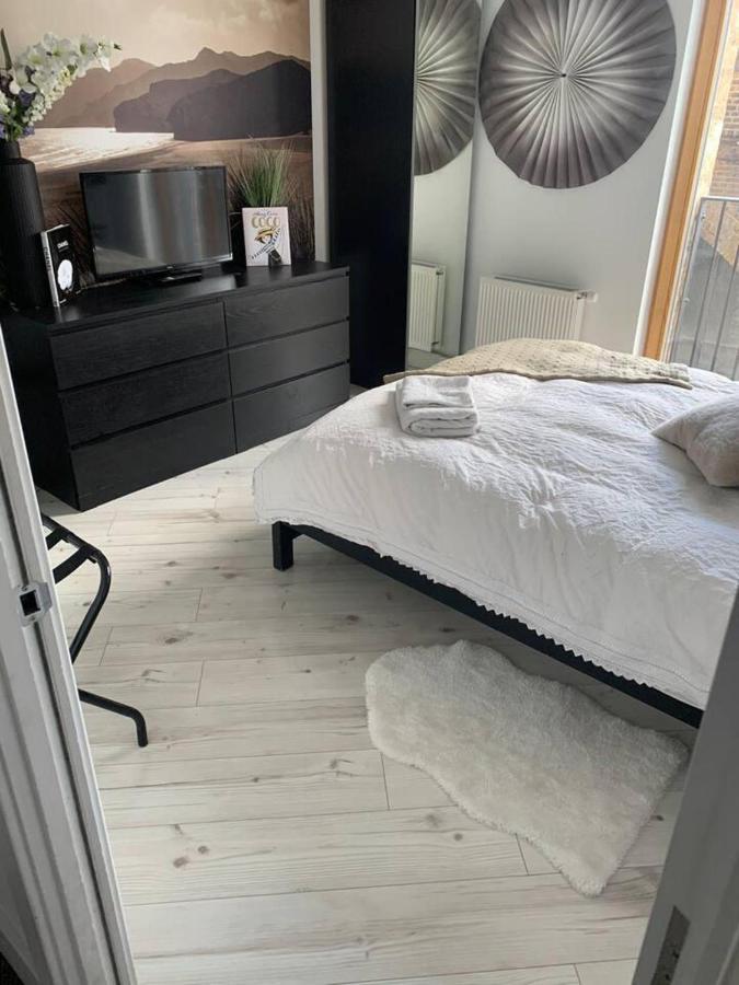 Stunning 2-bed & Balcony In Notting Hill Apartamento
