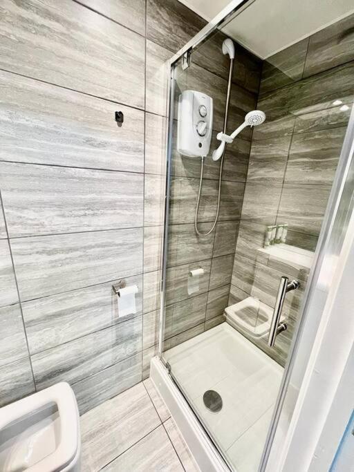 Lovely Studio Flat! * London