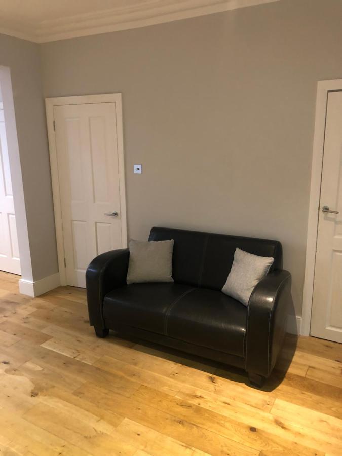Great 4 Bedroom In Tooting Appartement *