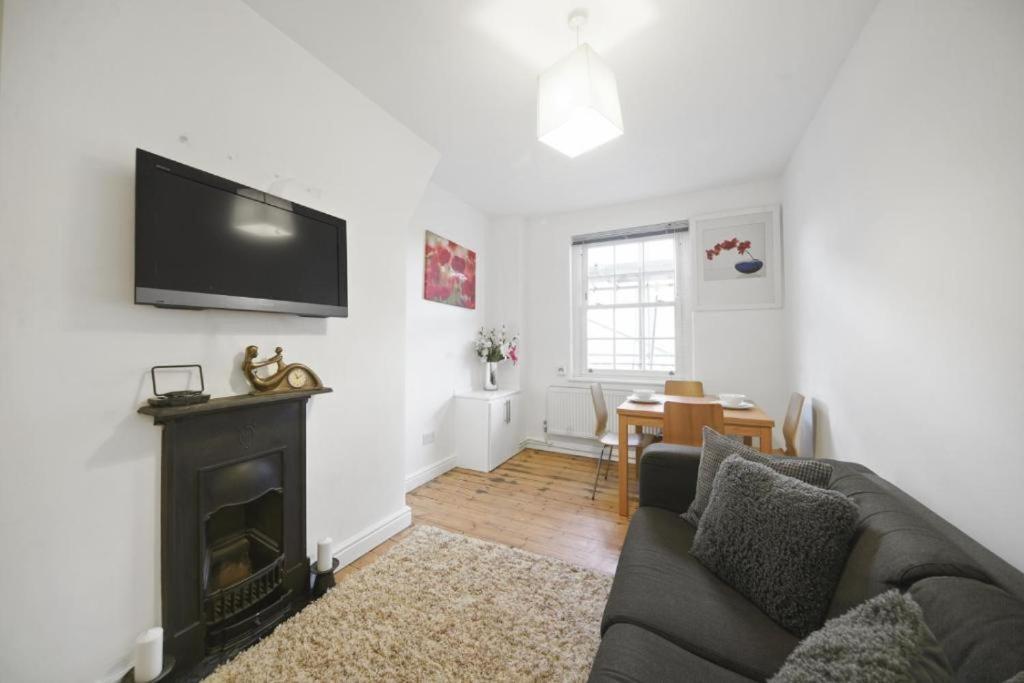 Modern Deluxe Camberwell Denmark Londres