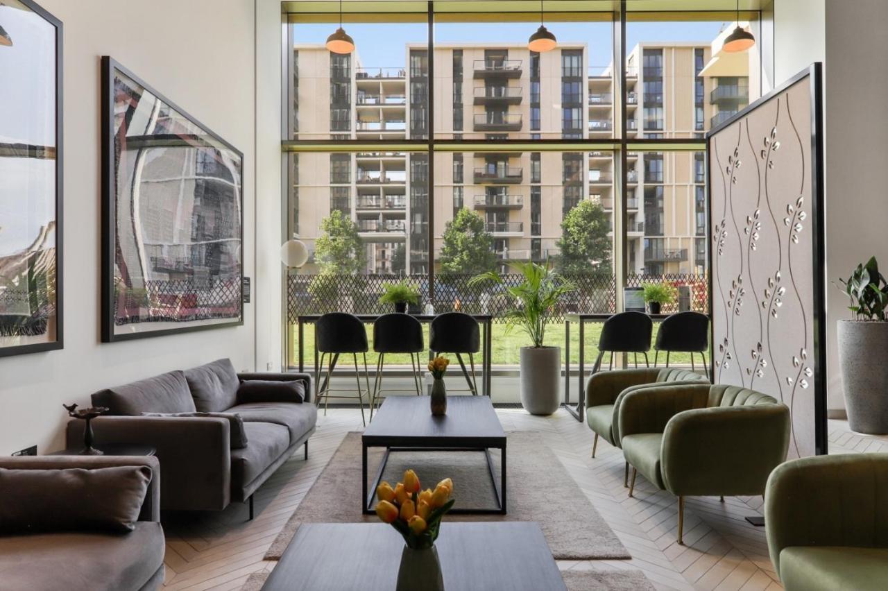 Ellie N Conys 3 Bedroom With 2 Bathrooms, An Ensuite, Kitchen And Balcony In Stratford Westfield Apartamento *