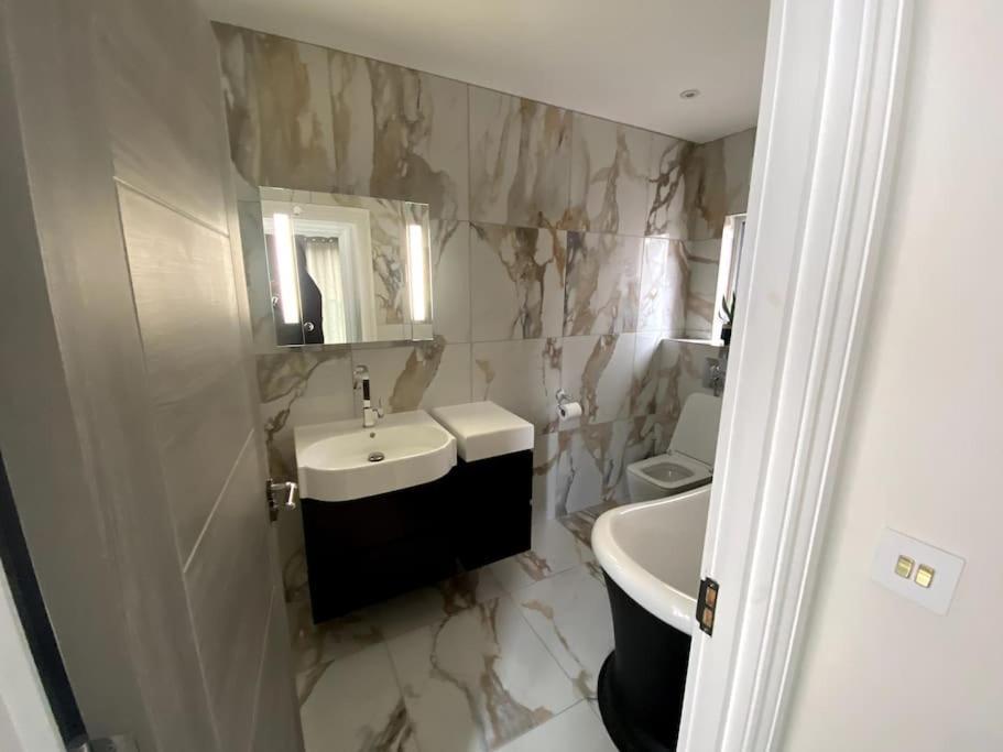 Golders Green Luxury Flat London