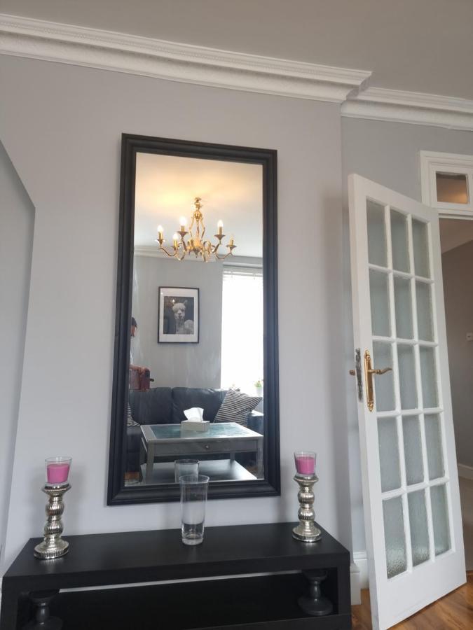 Beautiful 2 Bedroom Flat In Frampton Street * Londres