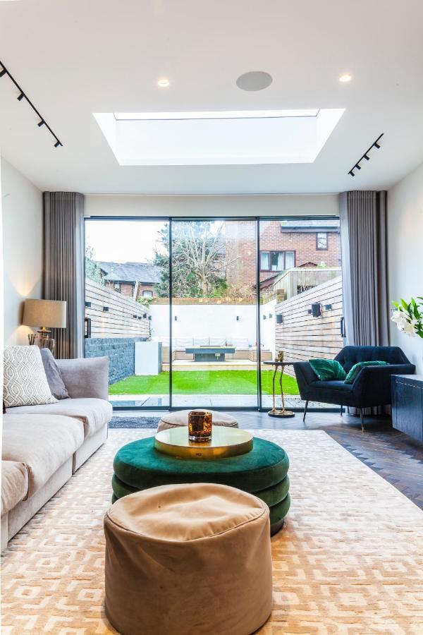 Luxury 3 Bedroom House With Garden Next To Battersea Park *