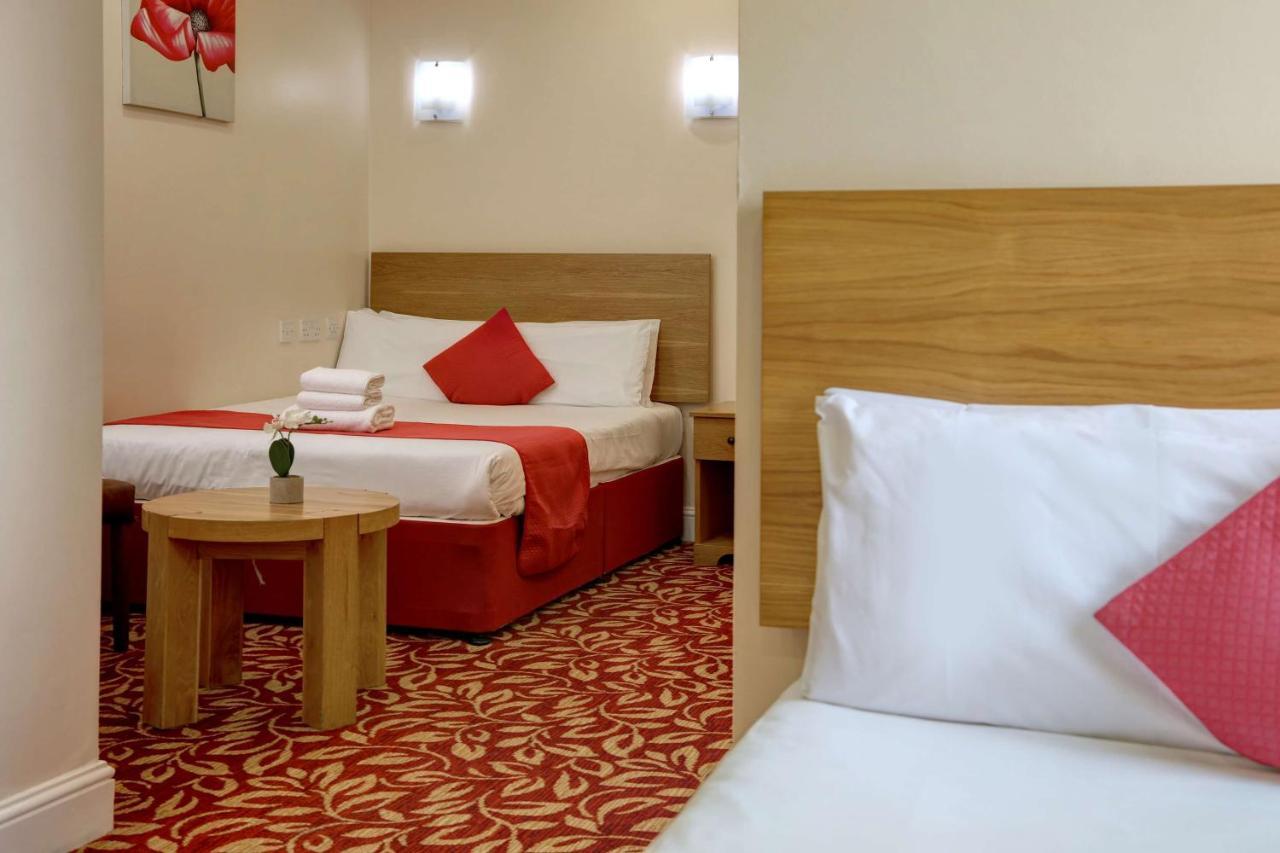 Western Ilford 3* London