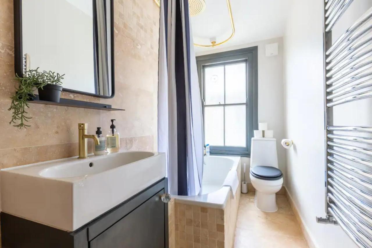 Luxuriously Designed 3 Bedroom In Clapham Londres