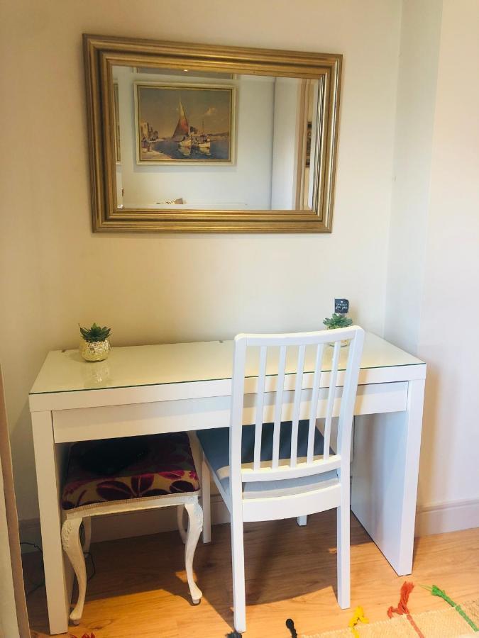 Studio Flat In Imperial Wharf-chelsea Harbour *