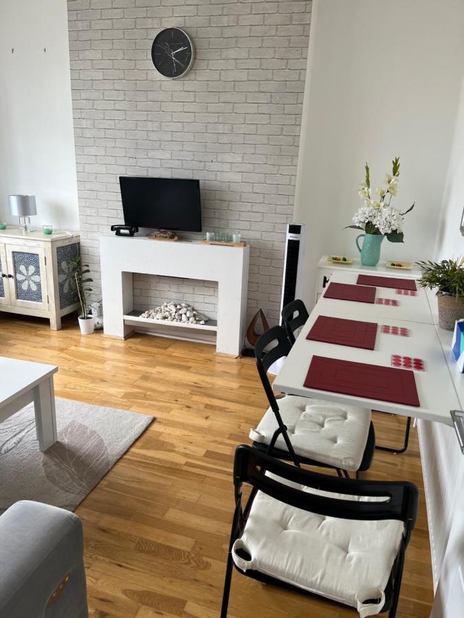 Appartement Lovely 2-bedroom In Zone 2 Londres