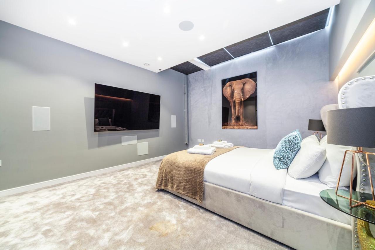 Luxury 3 Bedroom House With Garden Next To Battersea Park *